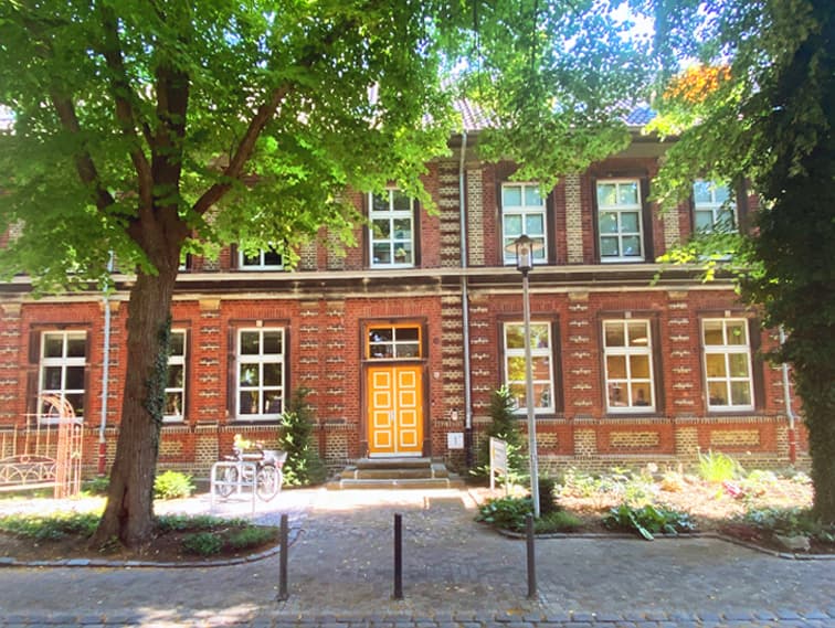 Das historische Schulgebäude der Heilpraktikerschule Westfalen